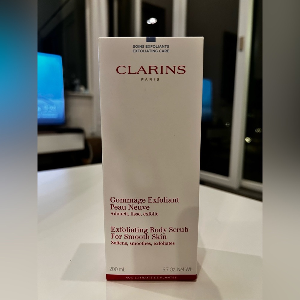 Brand New Clarins Exfoliating Body Scrub and Brush (sealed)